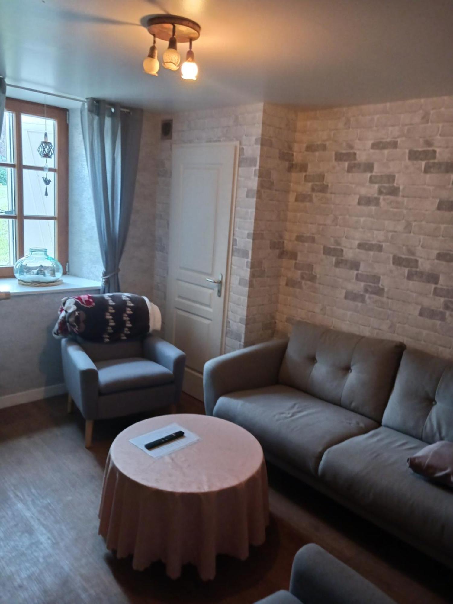 Les Accacias Bed & Breakfast Moyenmoutier Bagian luar foto