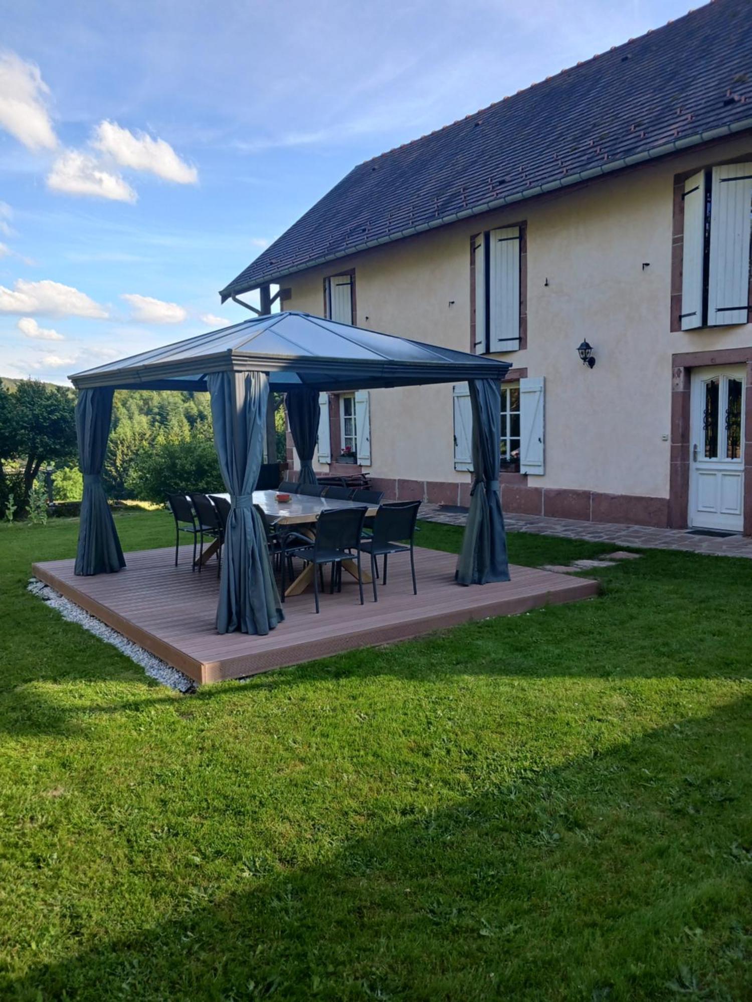 Les Accacias Bed & Breakfast Moyenmoutier Bagian luar foto