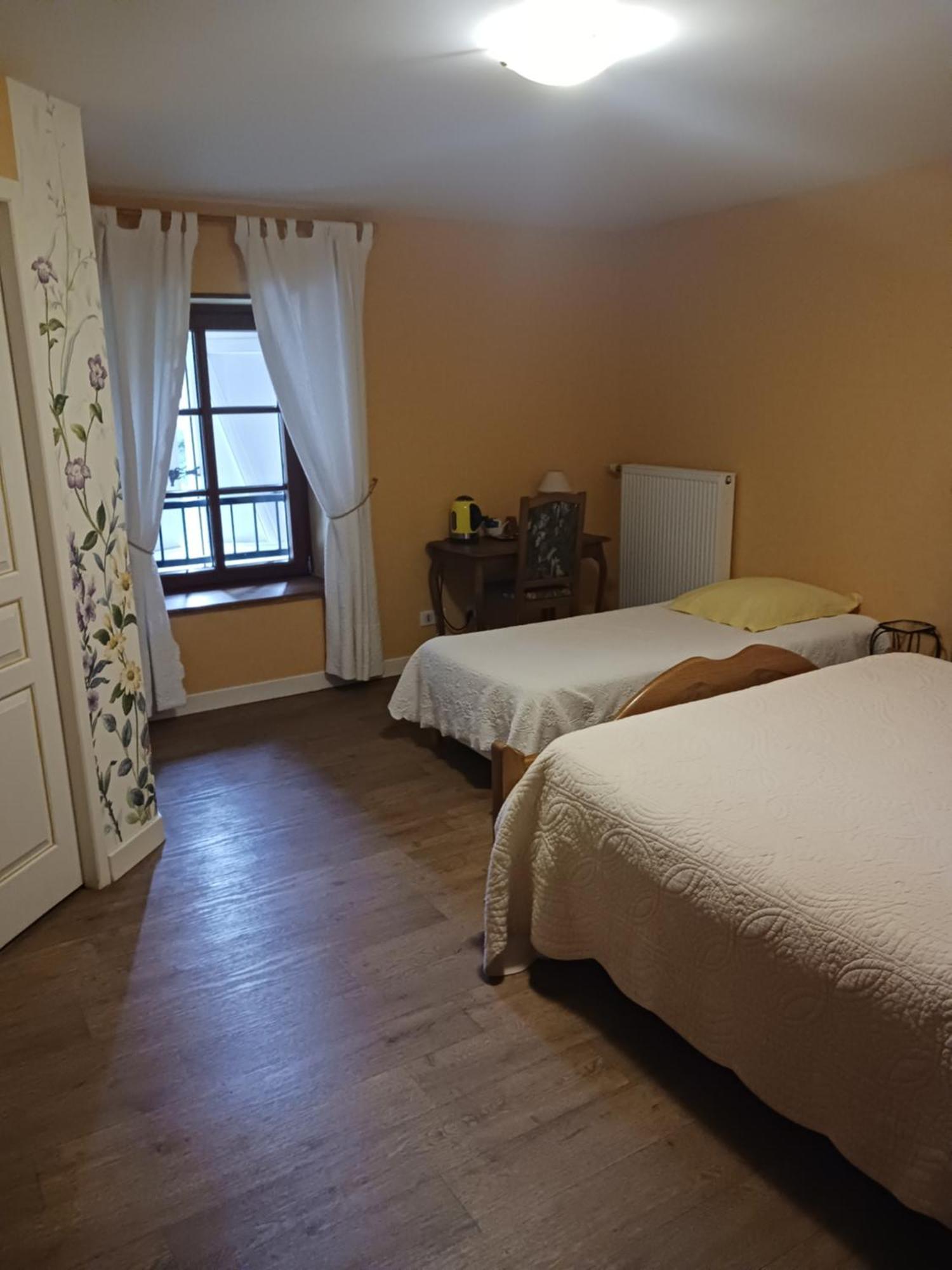 Les Accacias Bed & Breakfast Moyenmoutier Bagian luar foto