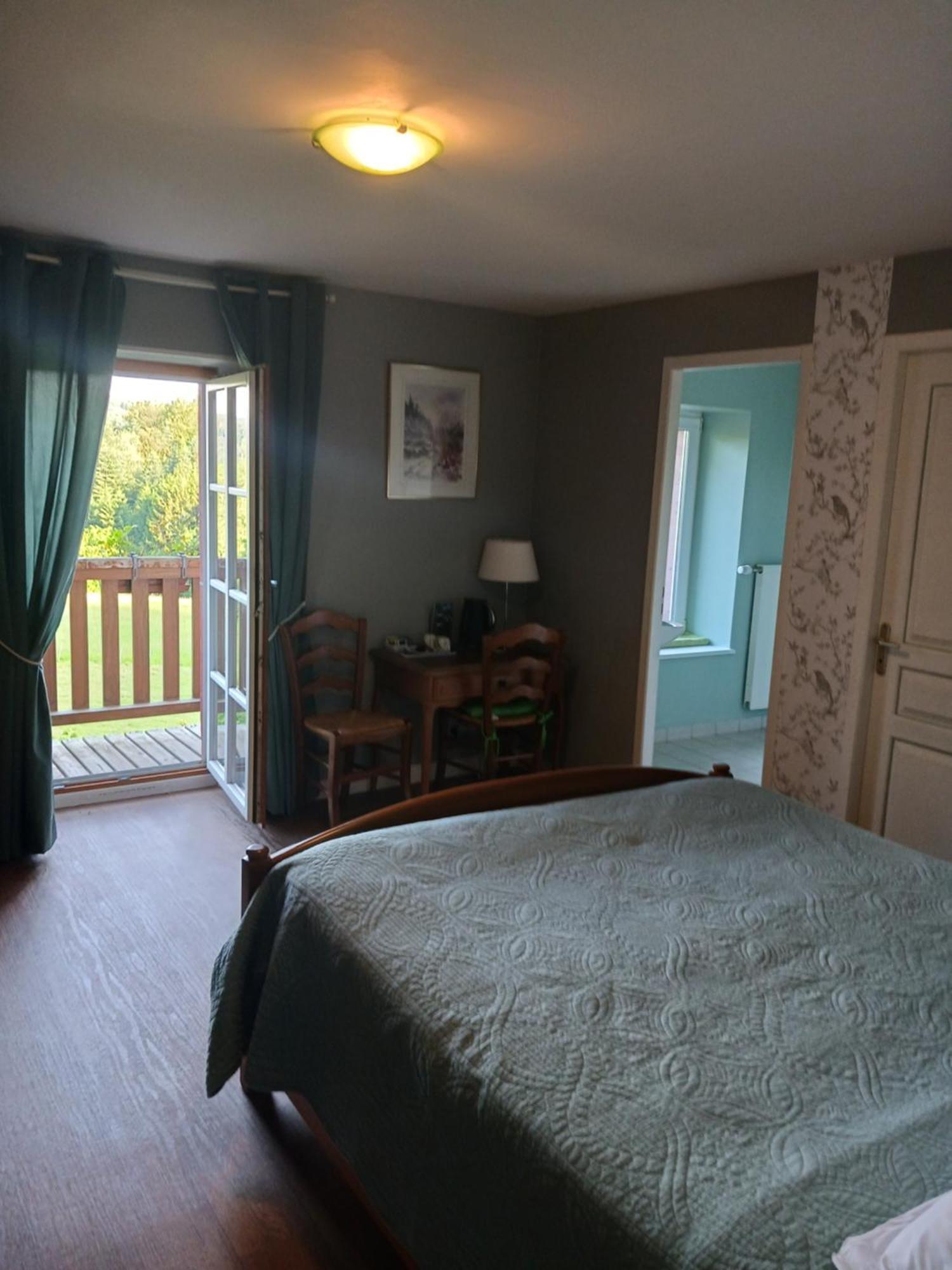 Les Accacias Bed & Breakfast Moyenmoutier Bagian luar foto